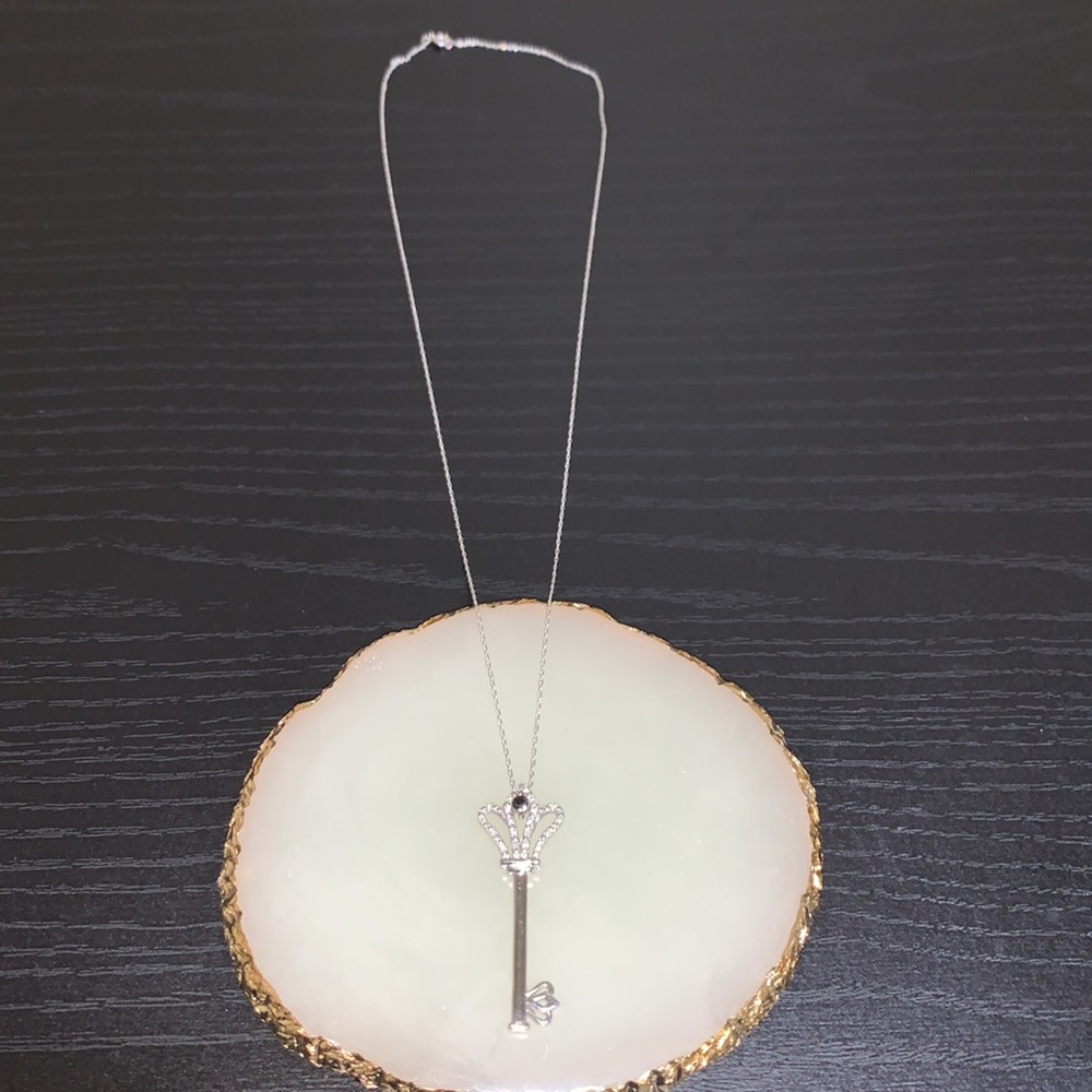 Key necklace with black gemstone - Picture 3 of 4